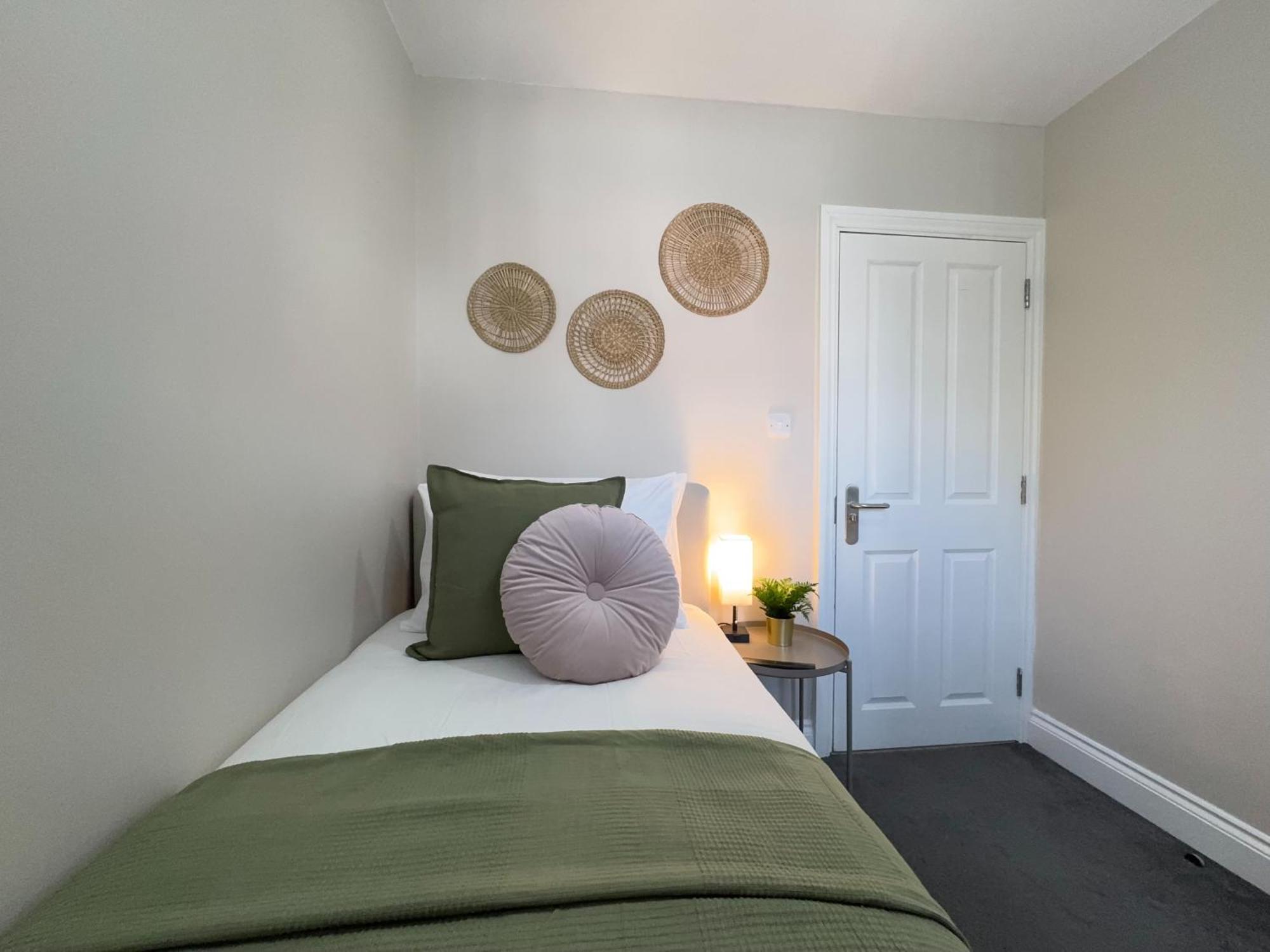 Apartamento Splendid 2bed For Family 30mi To Ldn Londres